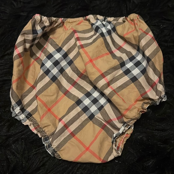 Burberry Diaper Cover Sz 9M - Picture 4 of 4